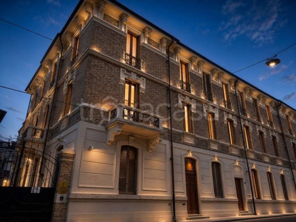appartamento in vendita a Torino in zona Cit Turin