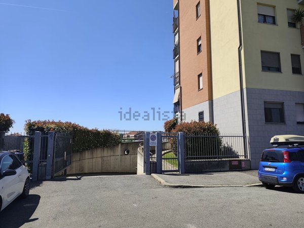 locale di sgombero in vendita a Torino in zona Borgata Lesna