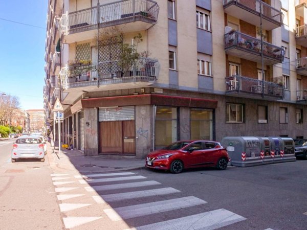 negozio in vendita a Torino in zona San Donato