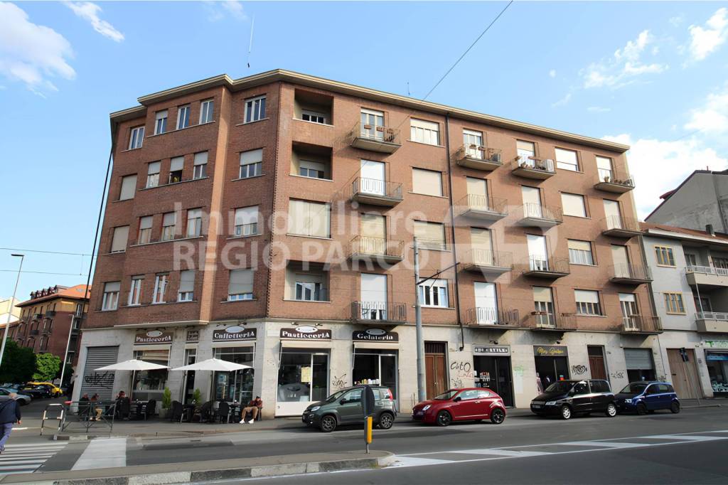 appartamento in vendita a Torino in zona Regio Parco