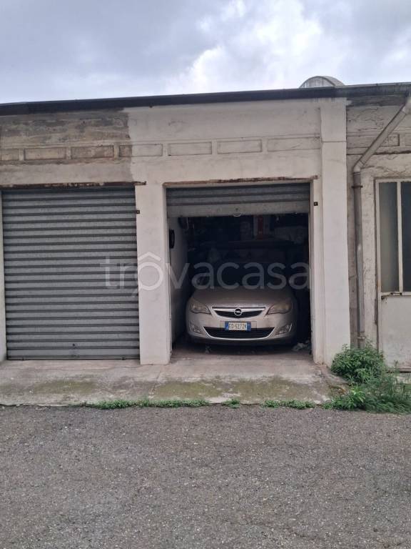 locale di sgombero in vendita a Torino in zona Barriera di Milano