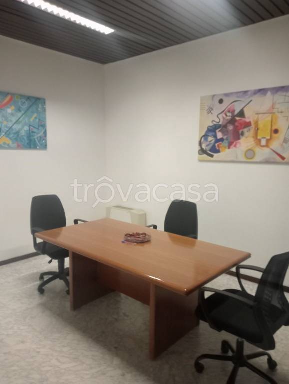 ufficio in vendita a Torino in zona Lucento