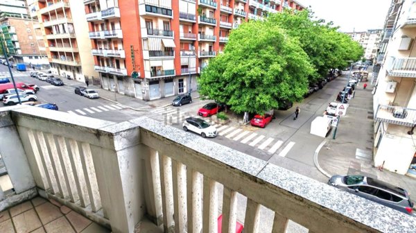 appartamento in vendita a Torino in zona Borgata Vittoria