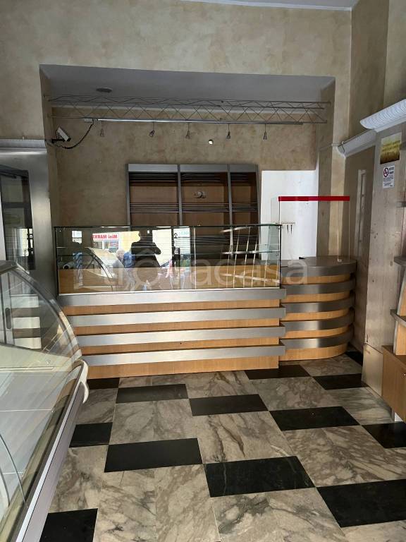 negozio in vendita a Torino in zona Madonna di Campagna