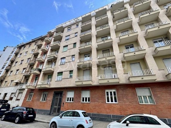appartamento in vendita a Torino in zona Cit Turin