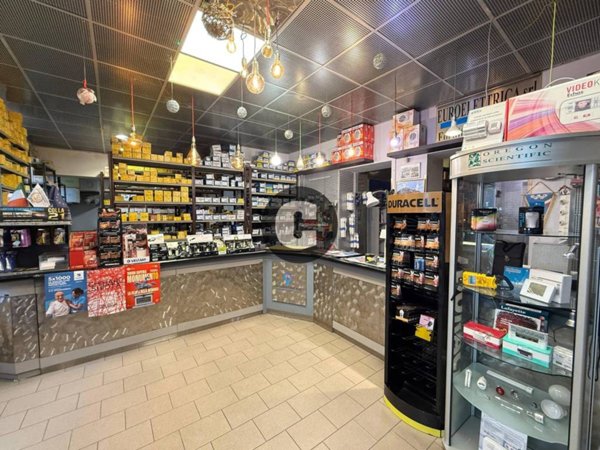 negozio in vendita a Torino in zona Cit Turin