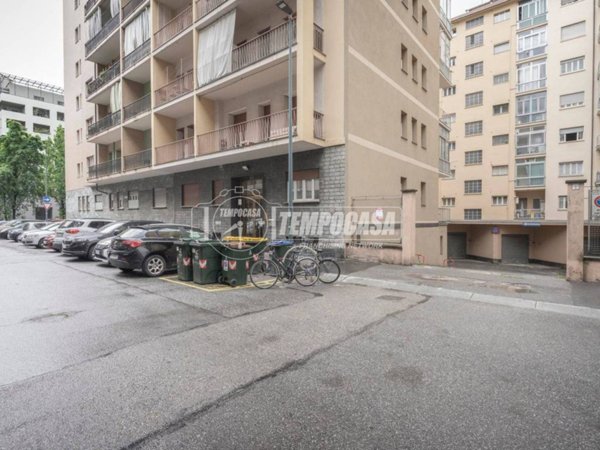 locale commerciale in vendita a Torino in zona Borgo San Paolo