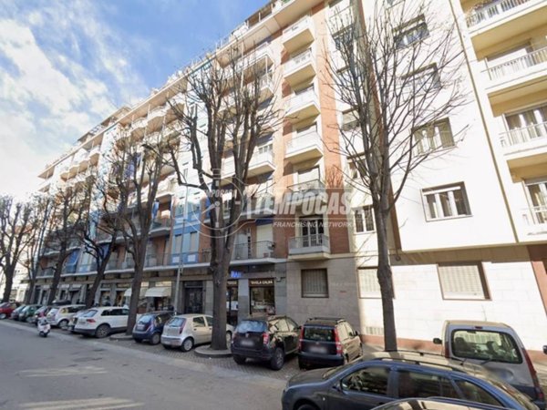 negozio in vendita a Torino in zona Barriera di Milano