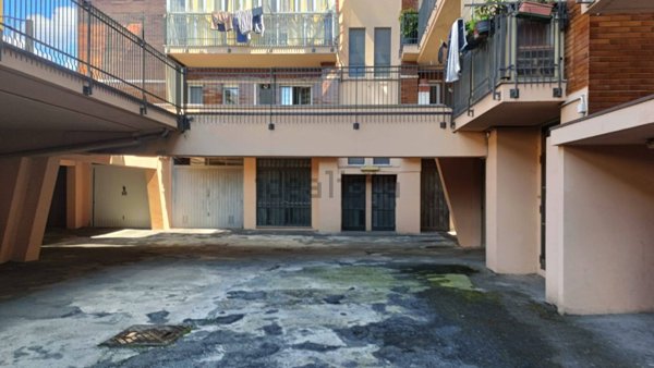 locale di sgombero in vendita a Torino in zona Mirafiori Sud