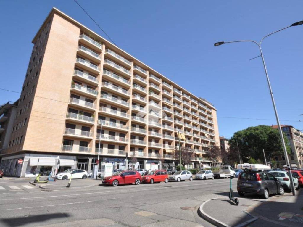 negozio in vendita a Torino in zona San Salvario