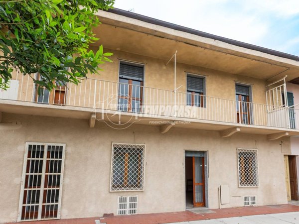 casa indipendente in vendita a Torino in zona Barca