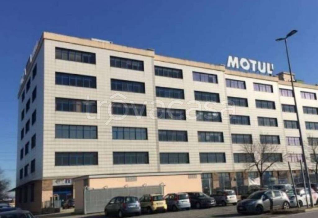 ufficio in vendita a Torino in zona Falchera