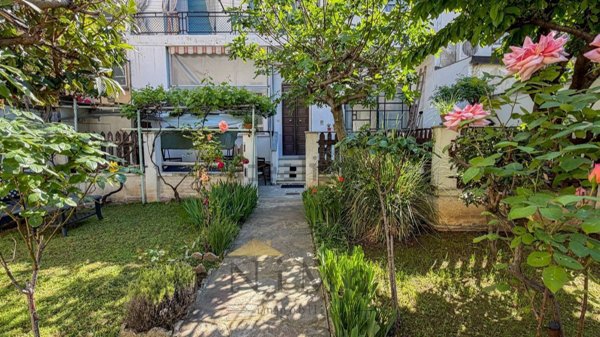 casa indipendente in vendita a Torino in zona Pozzo Strada