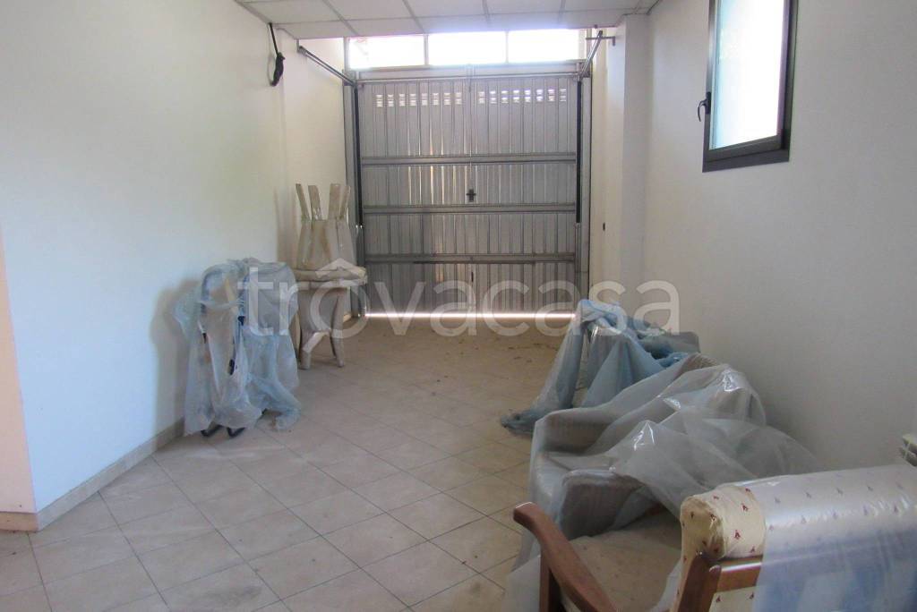 locale commerciale in vendita a Torino in zona Madonna di Campagna