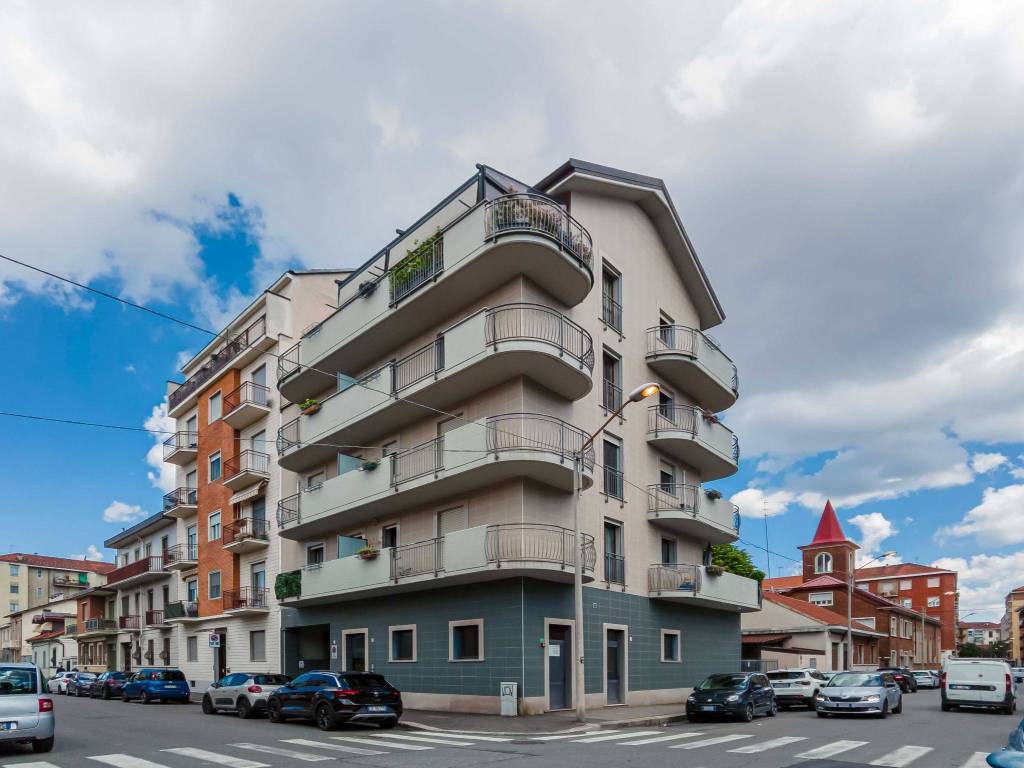 locale di sgombero in vendita a Torino in zona Madonna di Campagna