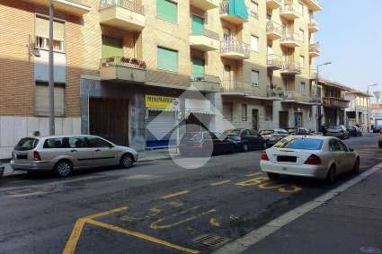 negozio in vendita a Torino in zona Parella