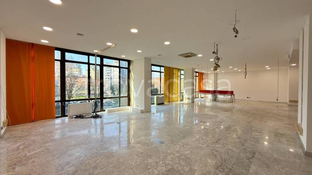 ufficio in vendita a Torino in zona Lucento