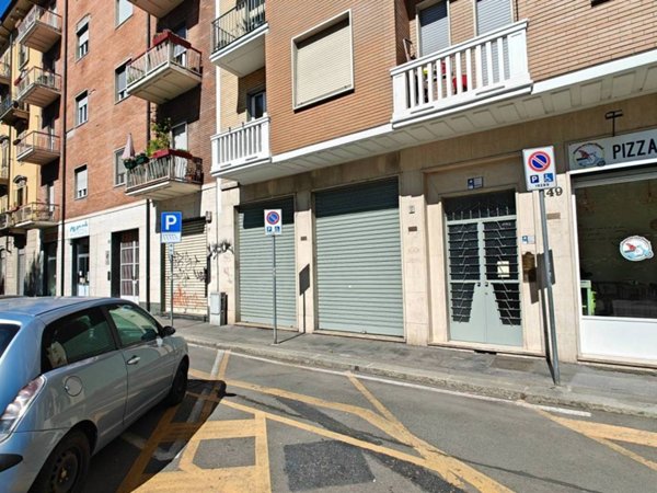 negozio in vendita a Torino in zona Lucento