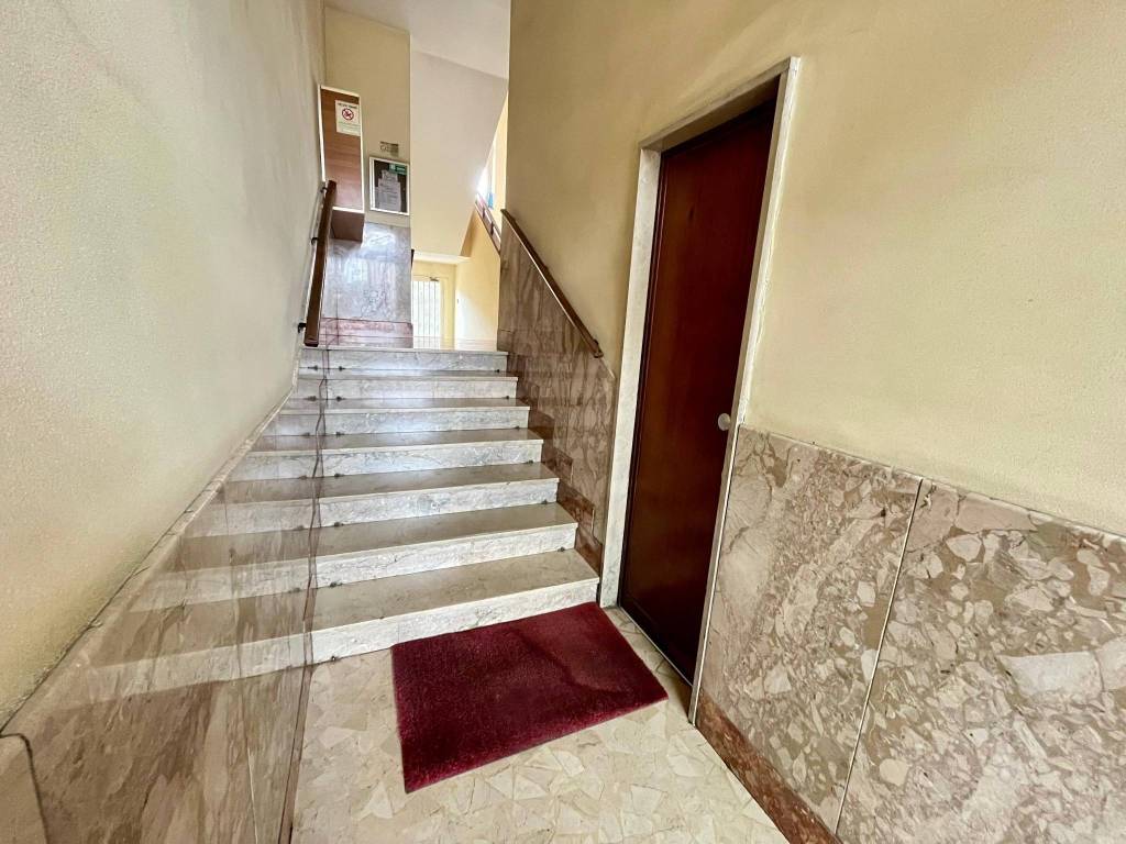 negozio in vendita a Torino in zona Rebaudengo