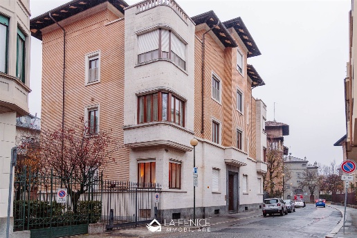 appartamento in vendita a Torino in zona Crocetta