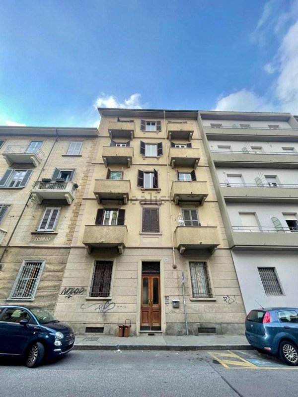 appartamento in vendita a Torino in zona Cenisia