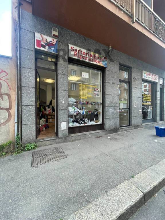 negozio in vendita a Torino in zona Parella