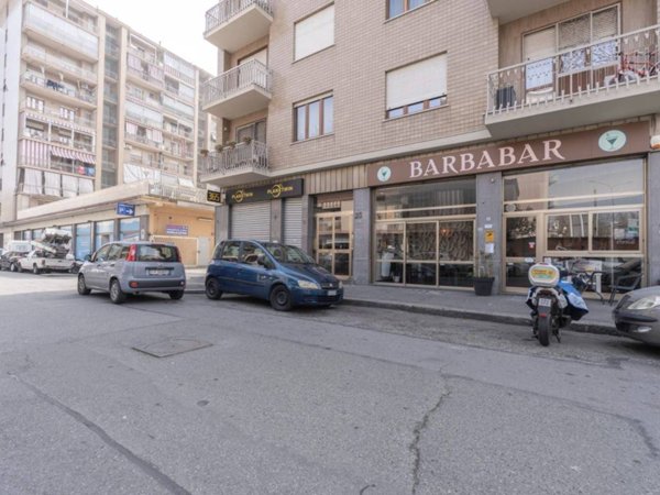 negozio in vendita a Torino in zona Lucento