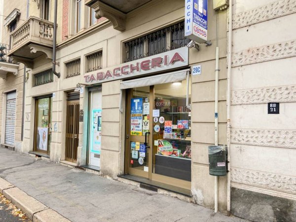 negozio in vendita a Torino in zona Aurora