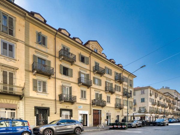 appartamento in vendita a Torino in zona Cit Turin