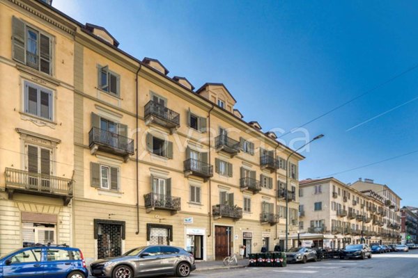 appartamento in vendita a Torino in zona Cit Turin