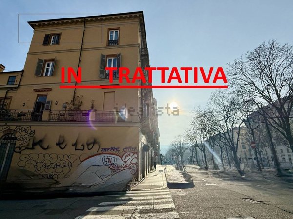 locale commerciale in vendita a Torino in zona Vanchiglia
