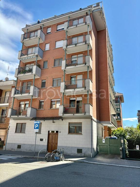 appartamento in vendita a Torino in zona Lingotto