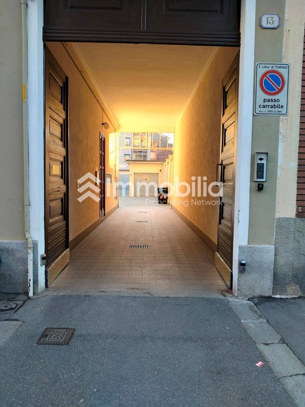 locale di sgombero in vendita a Torino in zona Borgo San Paolo