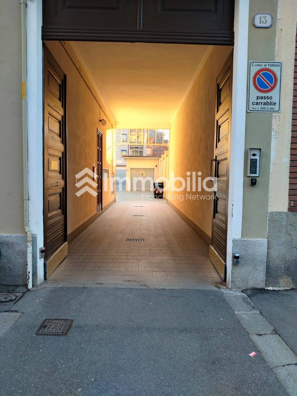 locale di sgombero in vendita a Torino in zona Borgo San Paolo