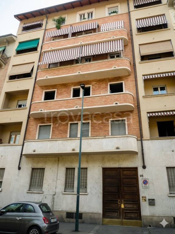 appartamento in vendita a Torino in zona Borgata Vittoria
