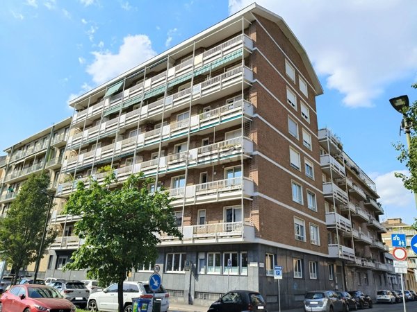 appartamento in vendita a Torino in zona Cit Turin