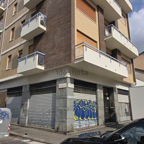 negozio in vendita a Torino in zona Borgata Vittoria