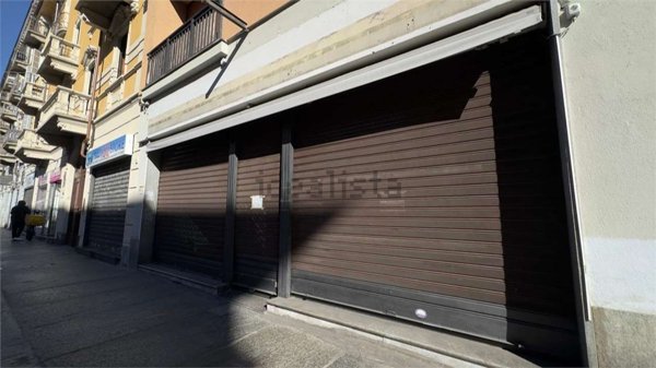 locale commerciale in vendita a Torino in zona San Donato