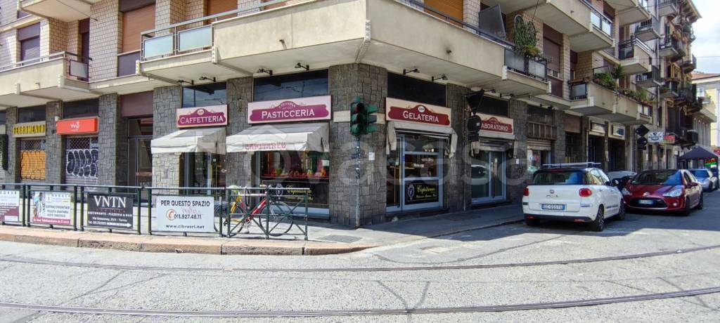 negozio in vendita a Torino in zona Aurora