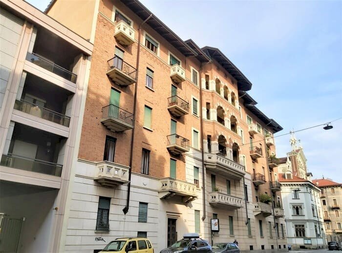 appartamento in vendita a Torino in zona Cit Turin