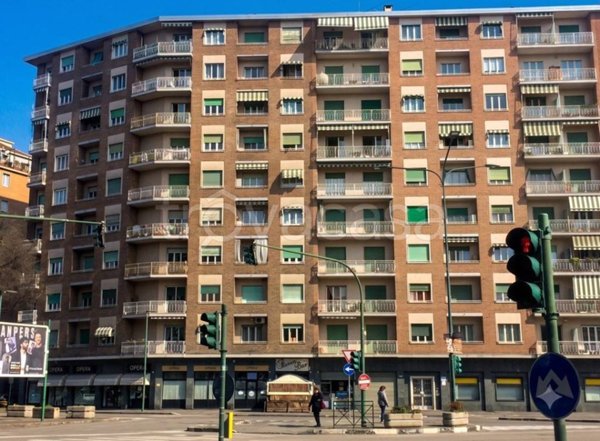 negozio in vendita a Torino in zona Santa Rita