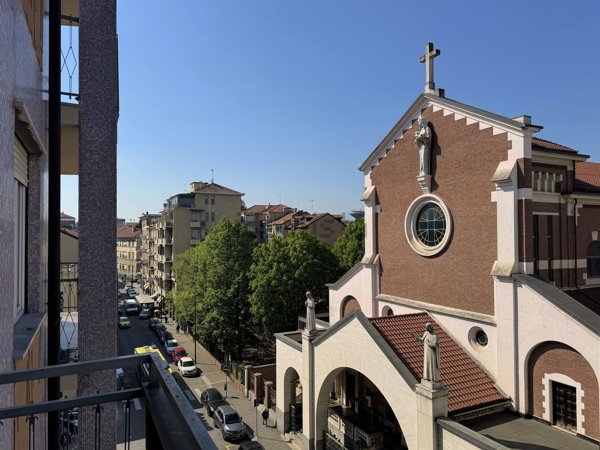 appartamento in vendita a Torino in zona Parella