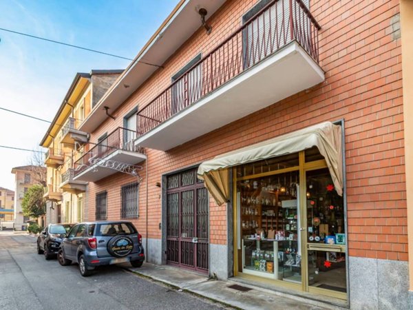 negozio in vendita a Torino in zona Lucento