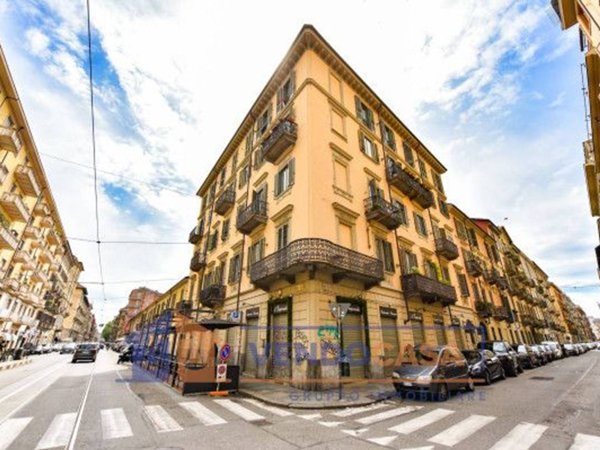 appartamento in vendita a Torino in zona San Salvario