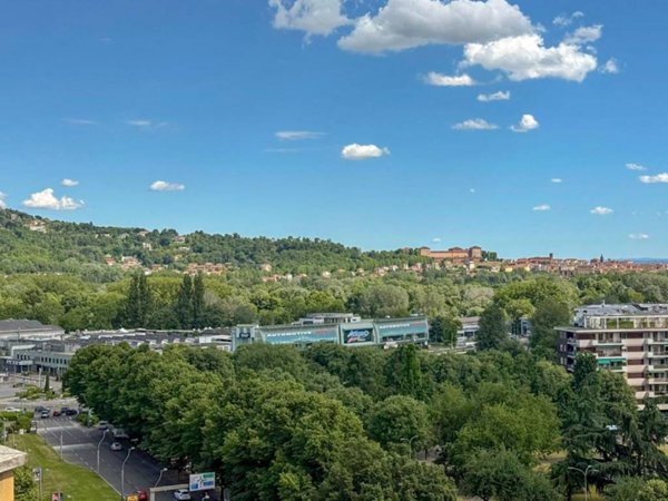 appartamento in vendita a Torino in zona Lingotto