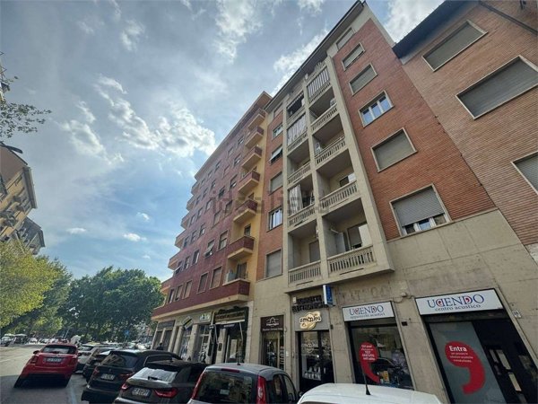 locale commerciale in vendita a Torino in zona Crocetta