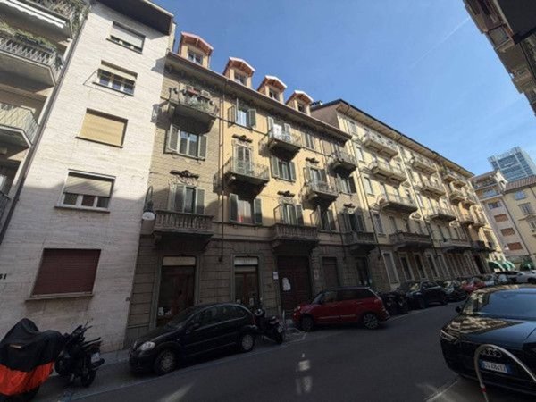 appartamento in vendita a Torino in zona Cit Turin