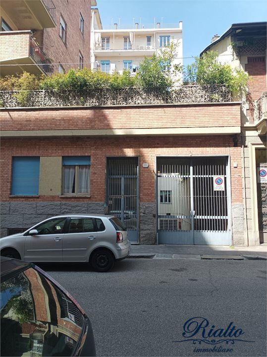 locale di sgombero in vendita a Torino in zona Madonna del Pilone