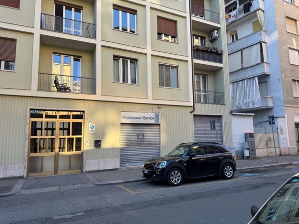 negozio in vendita a Torino in zona Pozzo Strada