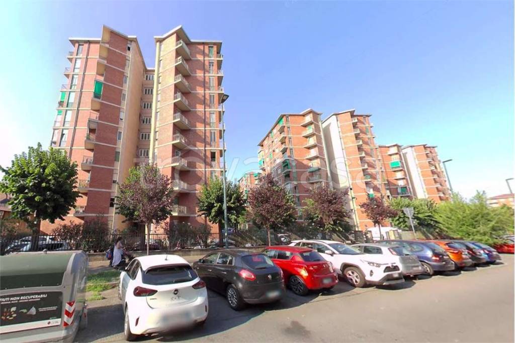 appartamento in vendita a Torino in zona Borgata Vittoria